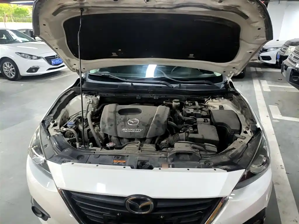 Mazda 3 Axela 2016 — фото 20