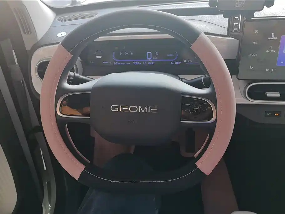 Geely Galaxy Panda 2025 — фото 15