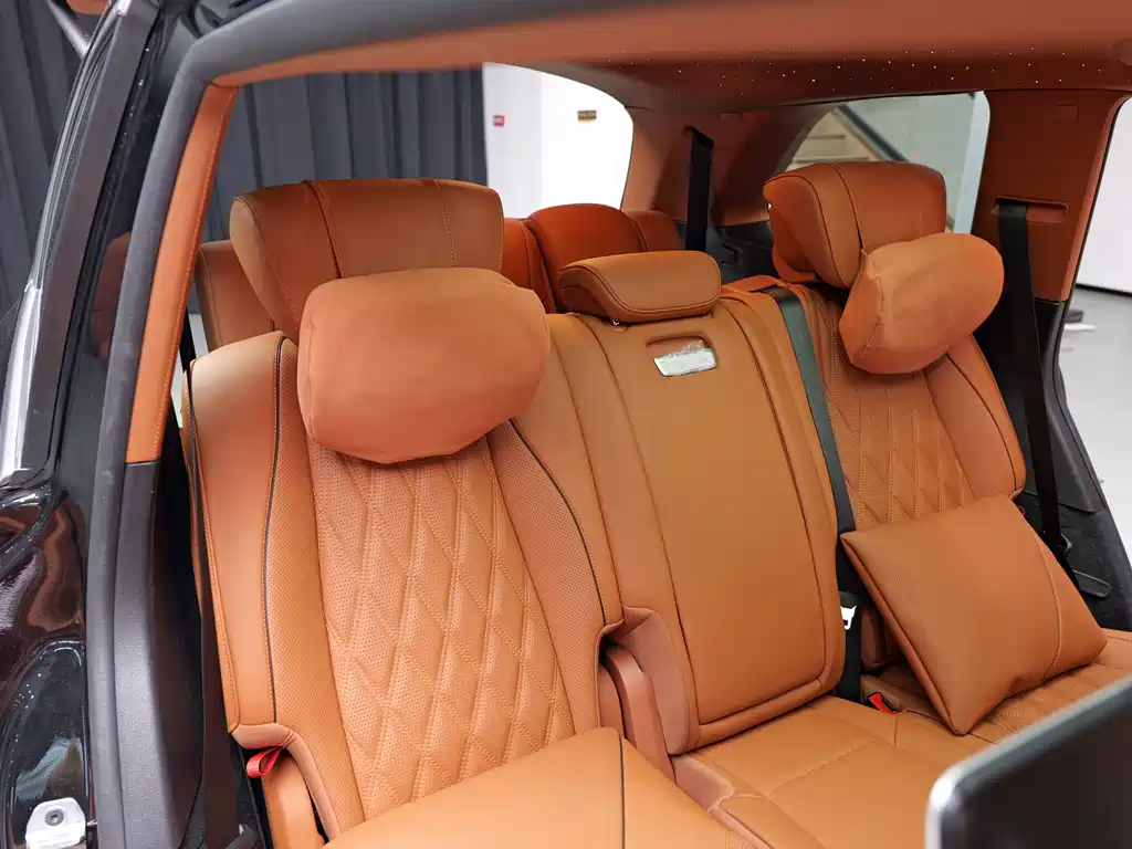 Mercedes-Benz GLS — фото 23