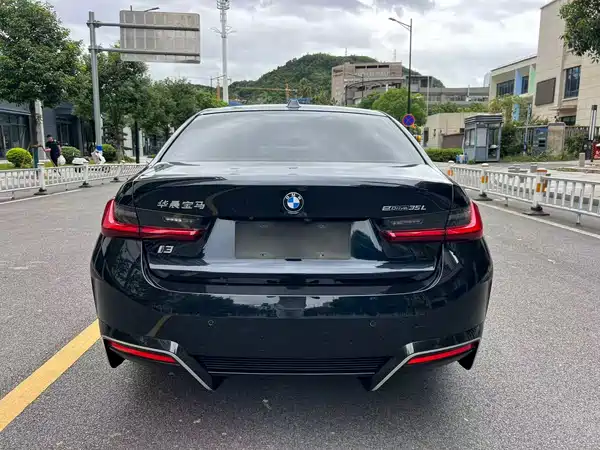 BMW i3 2024