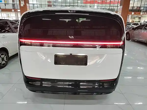 Li Auto MEGA 2024