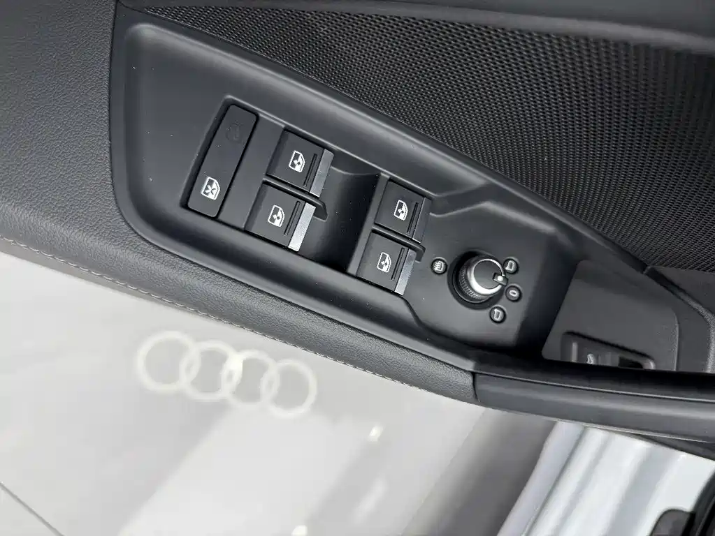 Audi A3 2023 — фото 7