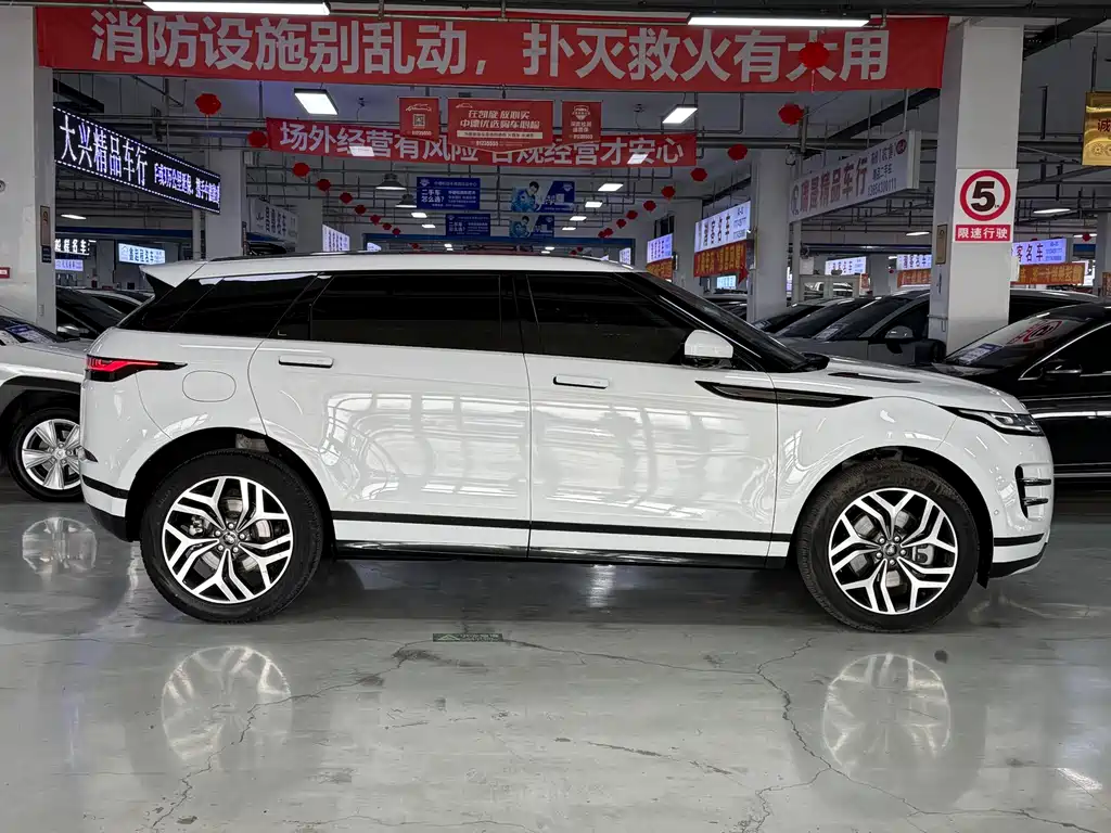 Land Rover Evoque 2023 — фото 5