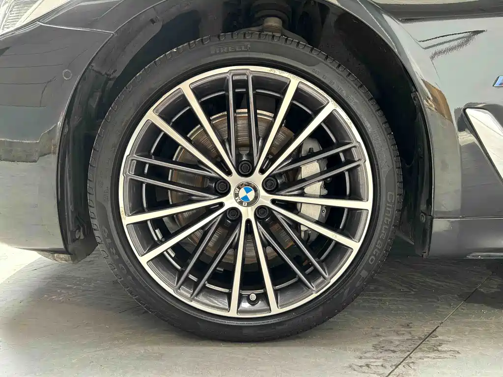 BMW 5 Series 2022