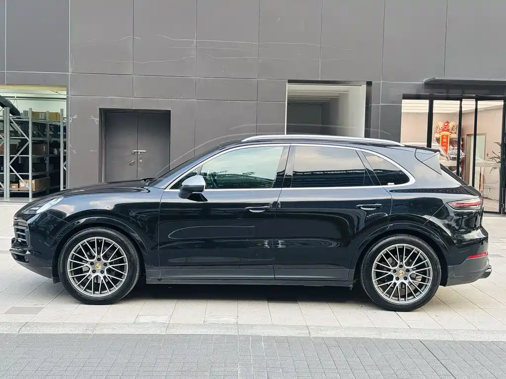 Porsche Cayenne 2020 — фото 18
