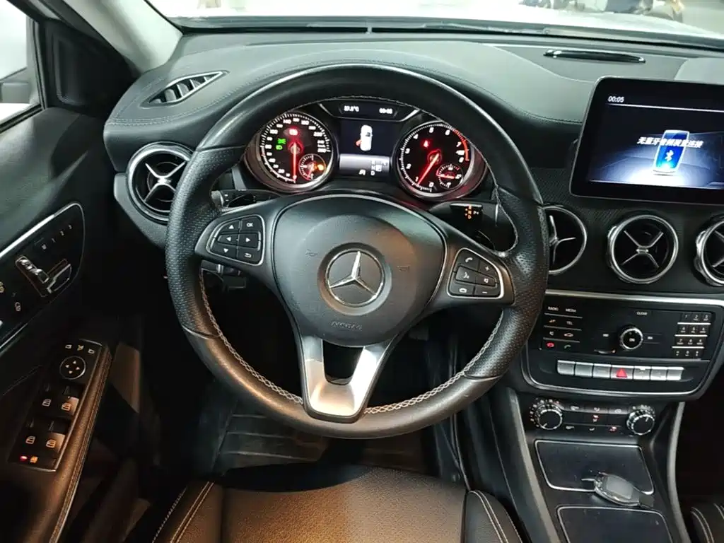Mercedes-Benz GLA 2018 — фото 11