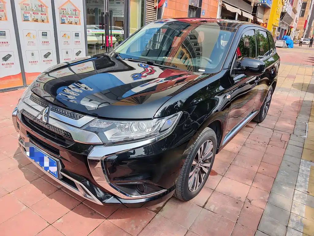 Mitsubishi Outlander 2021