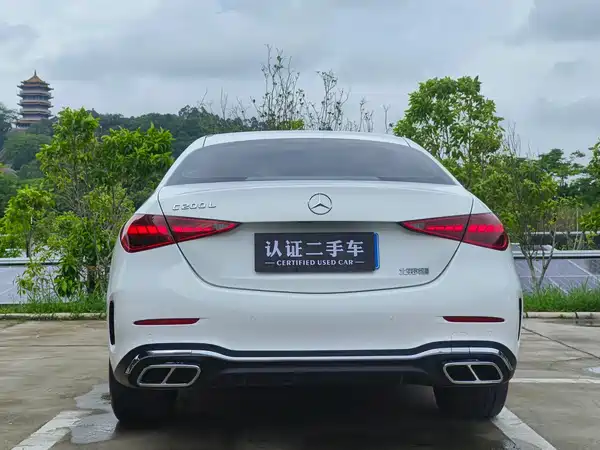 Mercedes-Benz C-Class 2024