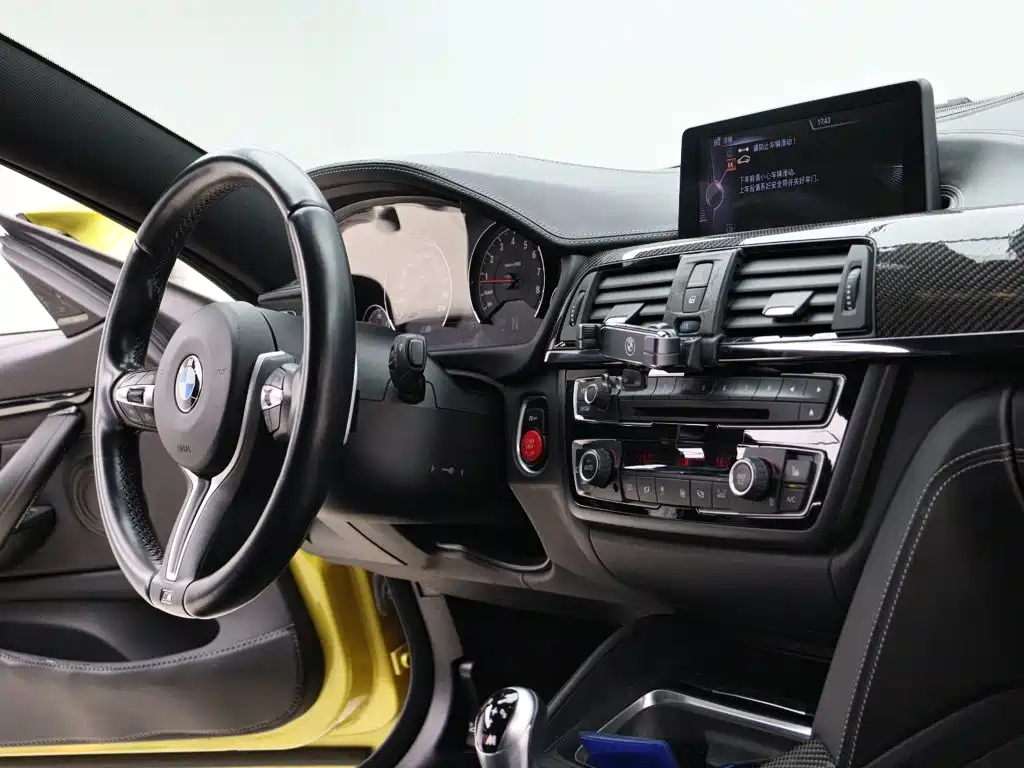 BMW M4 2018 — фото 11