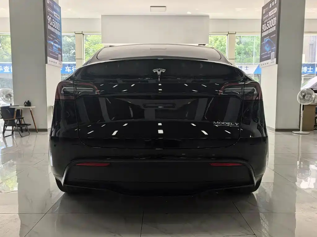 Tesla Model Y 2022 — фото 13