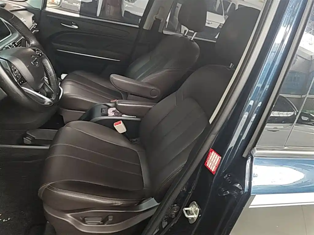 GAC Motor Trumpchi M6 2020 — фото 15