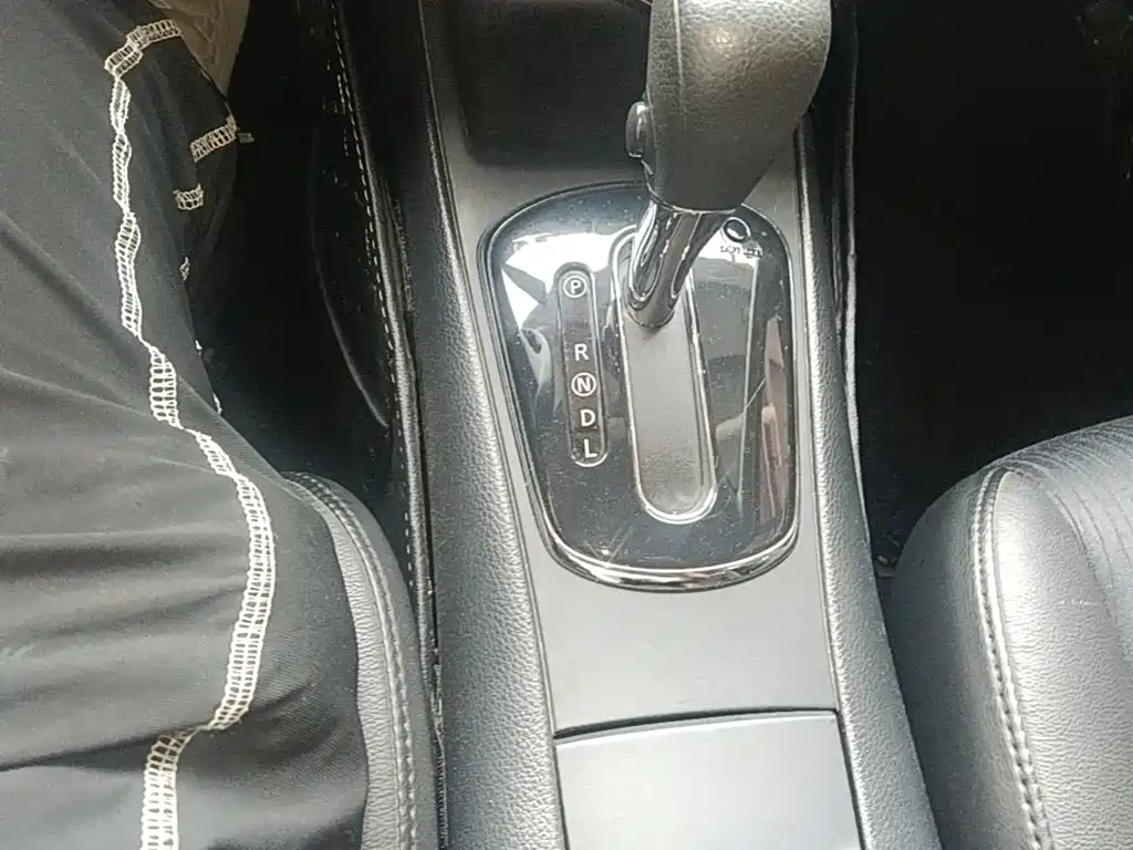 Nissan Tiida 2014 — фото 14