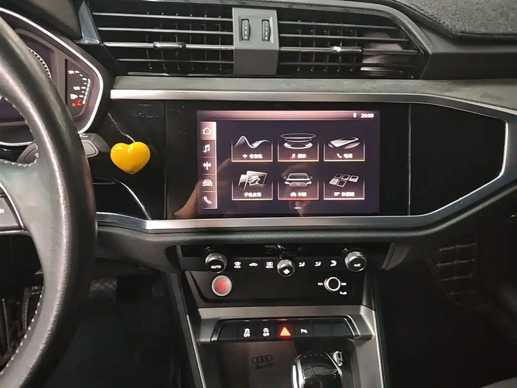 Audi Q3 2020 — фото 13