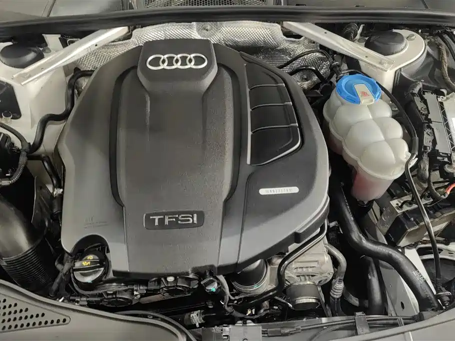 Audi A4L 2018 — фото 10