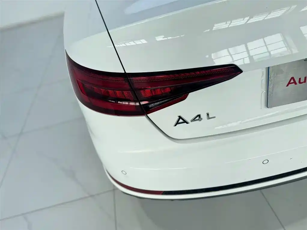 Audi A4L 2018 — фото 15