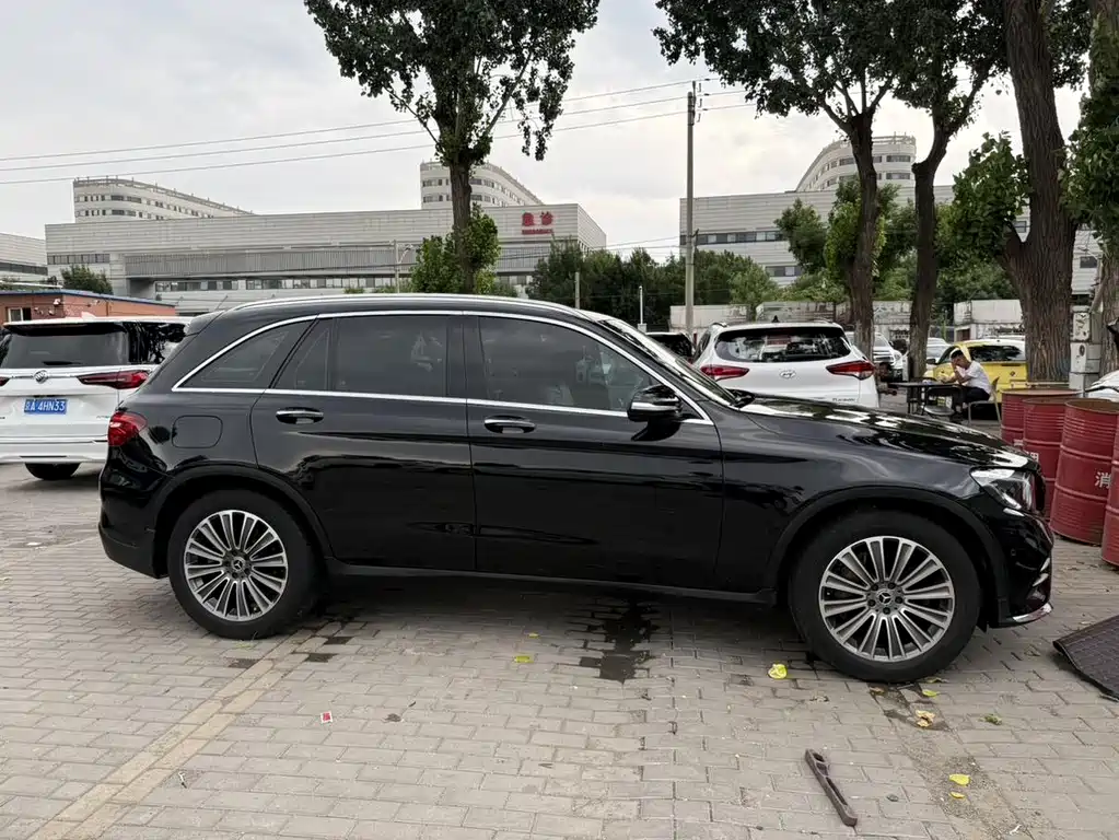 Mercedes-Benz GLC 2017 — фото 16