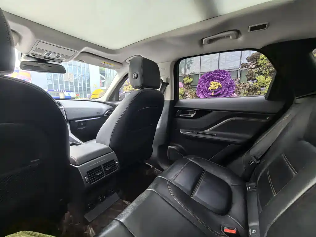Jaguar F-PACE 2018