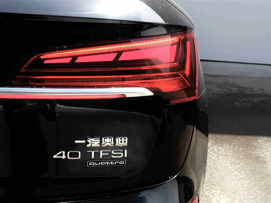 Audi Q5L 2022 — фото 12