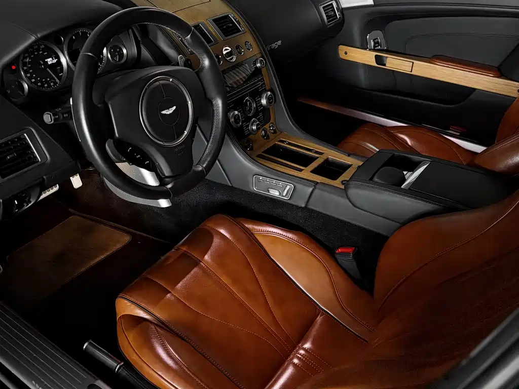 Aston Martin Virage 2013 — фото 6