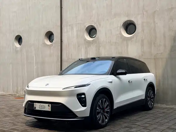 NIO ES8 2024