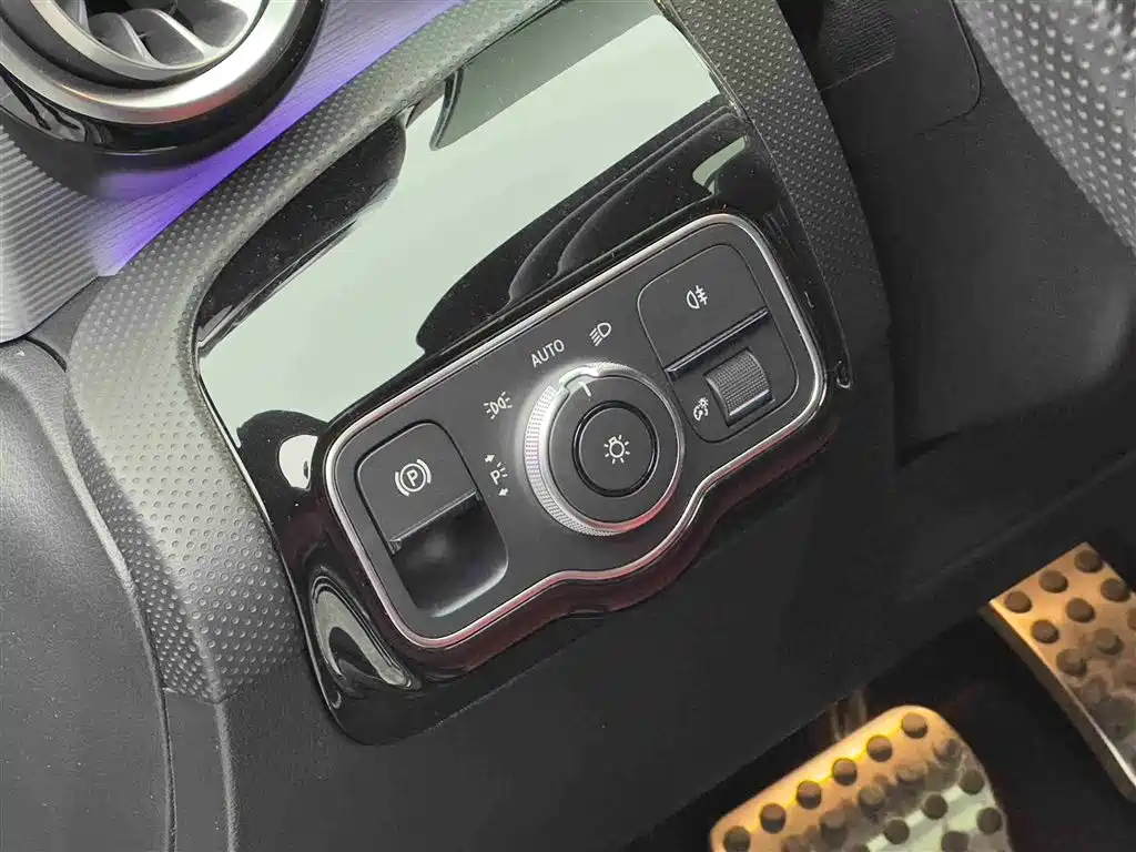 Mercedes-Benz A-Class AMG 2021 — фото 18