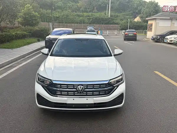 Volkswagen Sagitar 2024