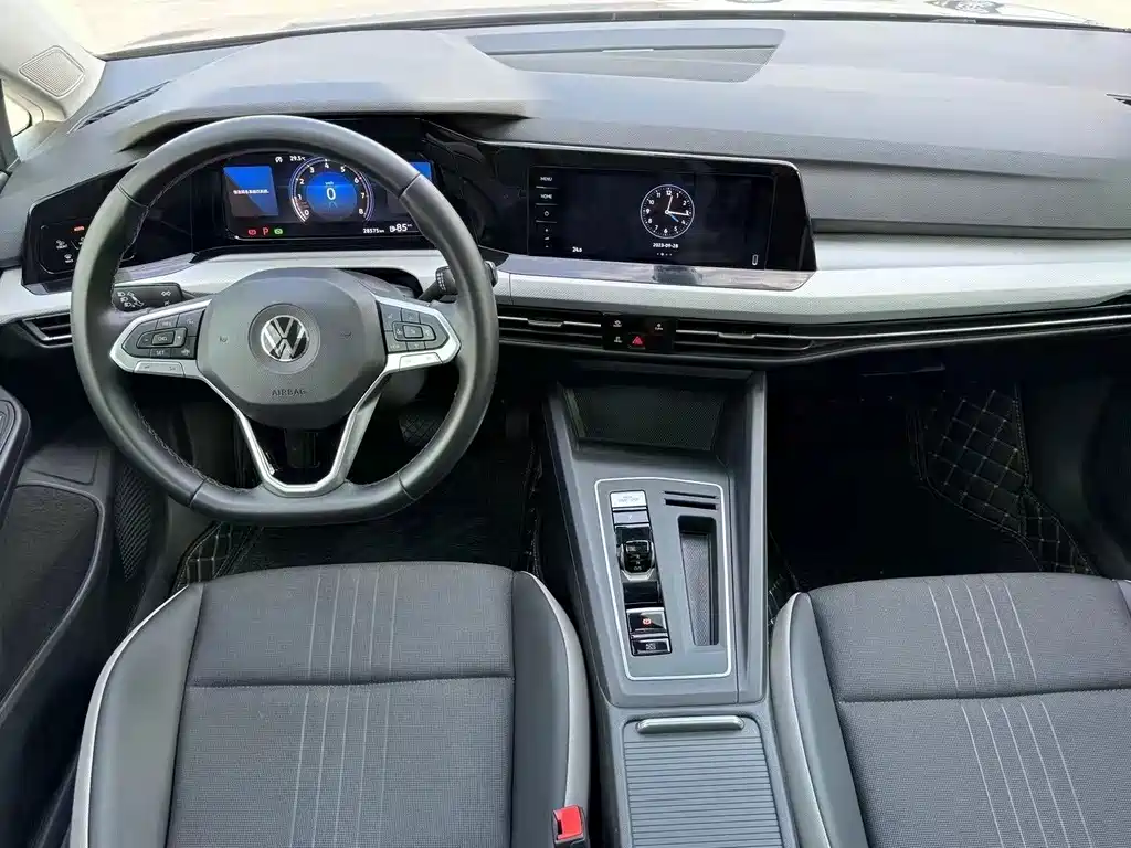 Volkswagen Golf 2022