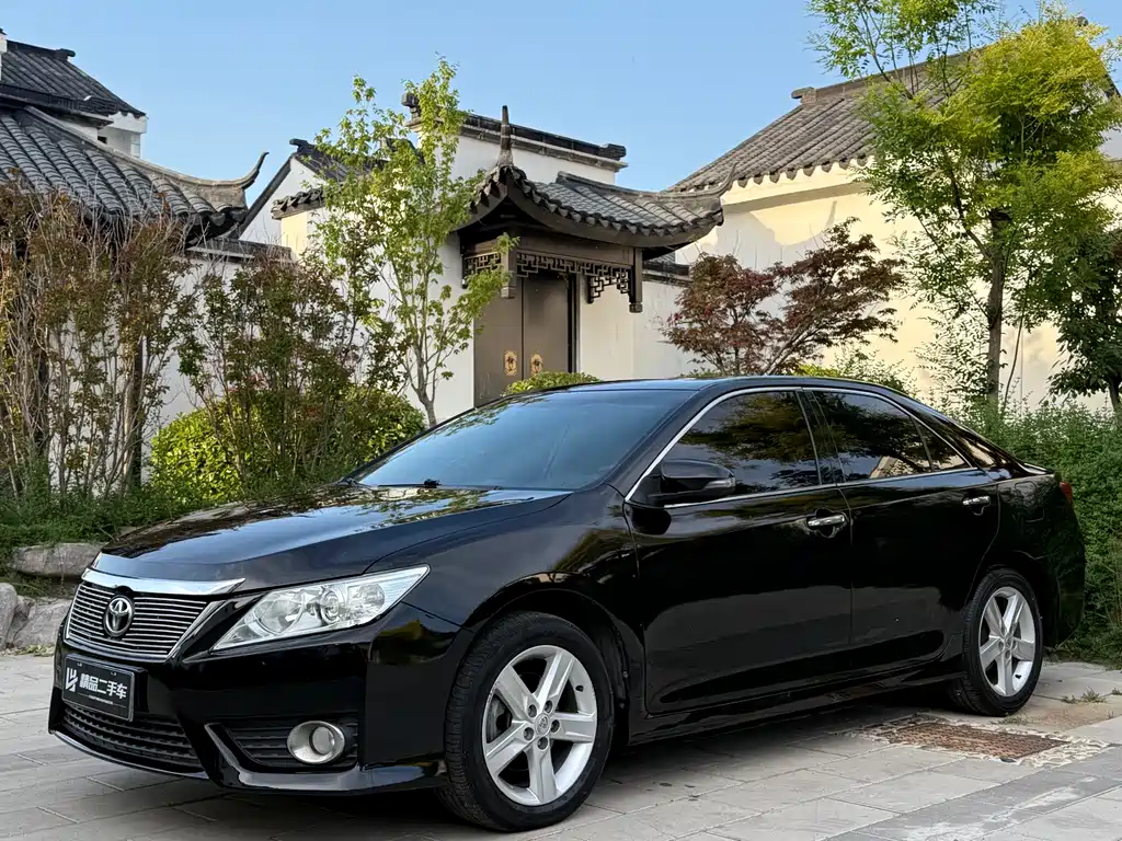 Toyota Camry 2012 — фото 1