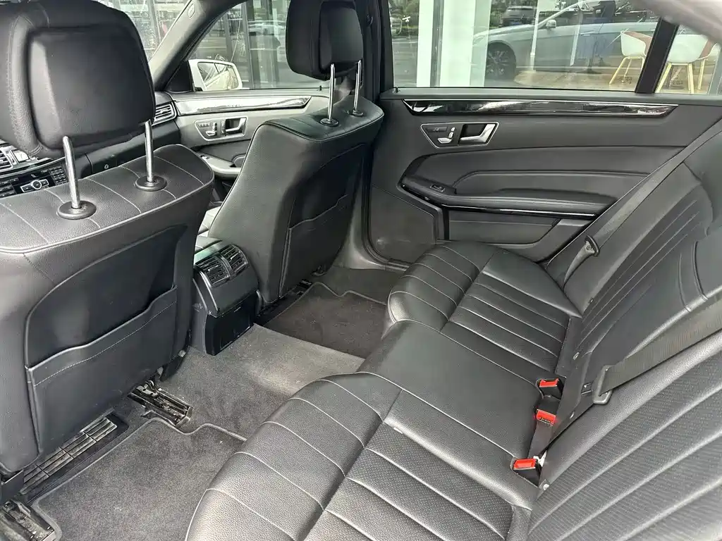 Mercedes-Benz E-Class 2014 — фото 13