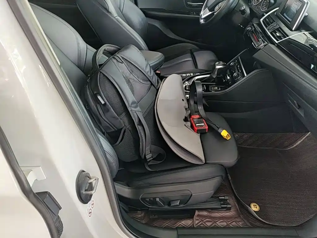 BMW 2 Series Active Tourer 2018 — фото 16
