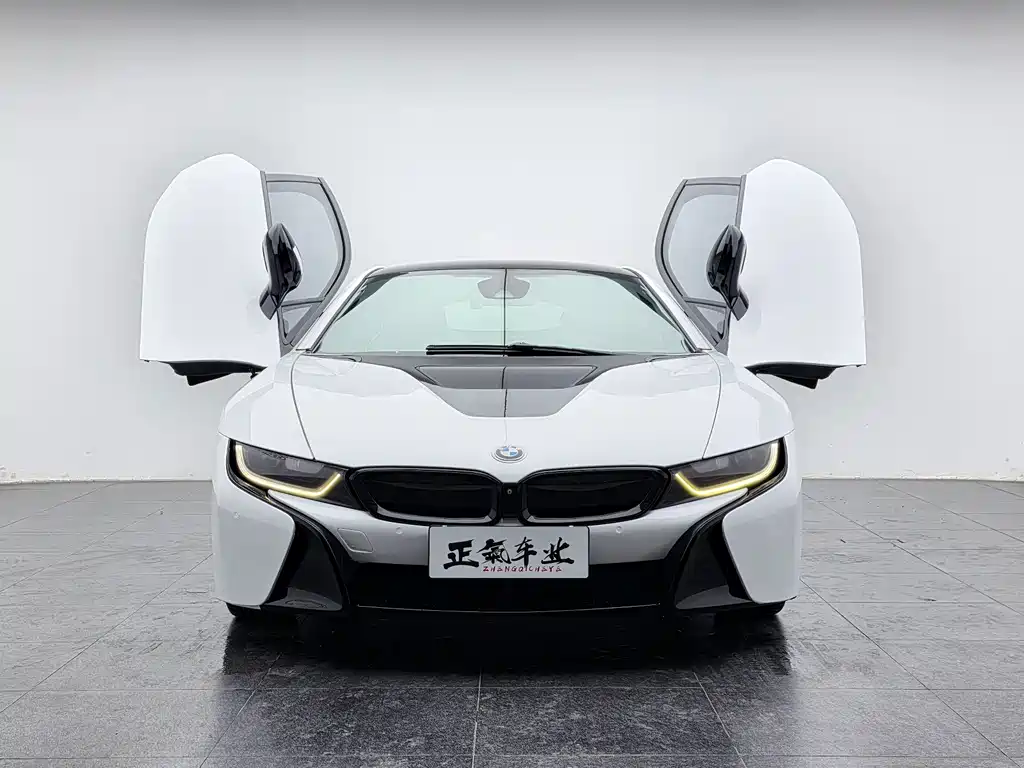 BMW i8 2017 — фото 9
