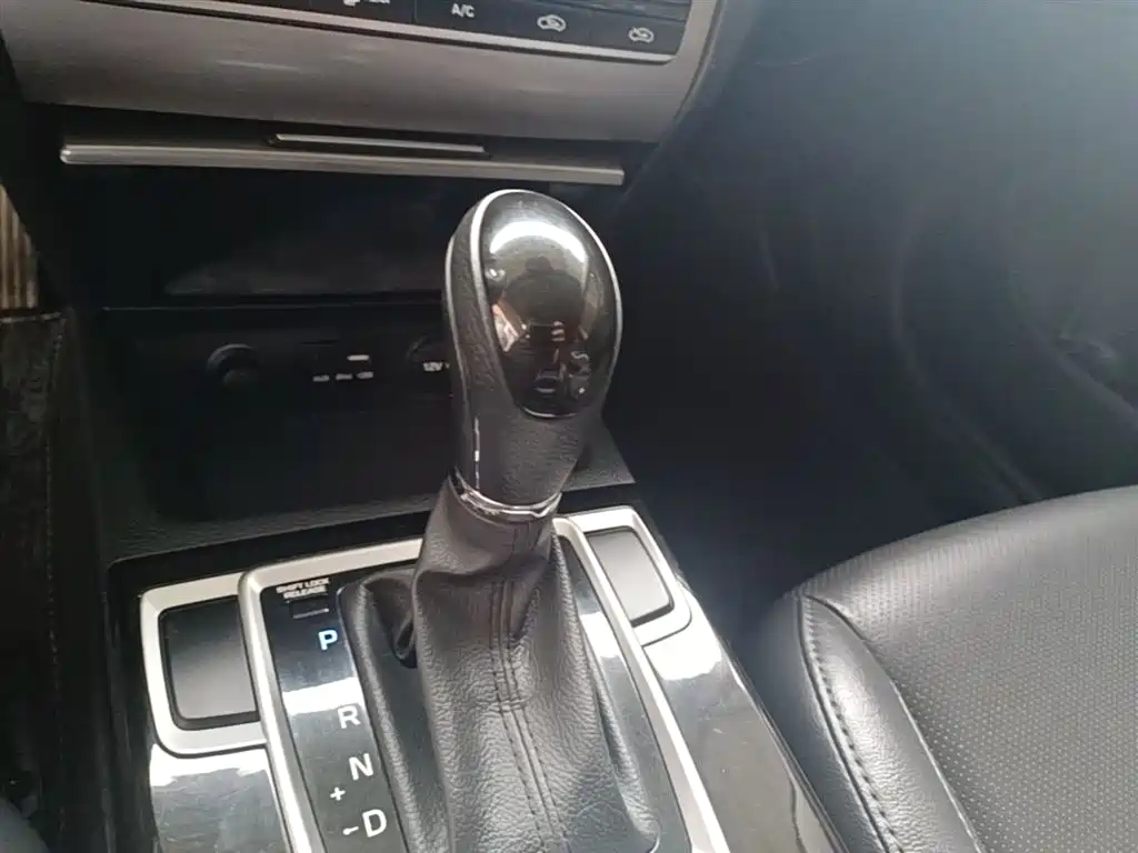 Hyundai Mistra 2015 — фото 14