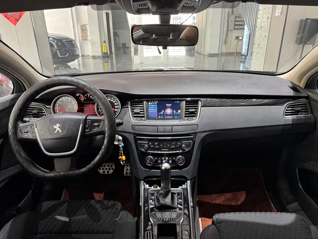 Peugeot 508 2016 — фото 10