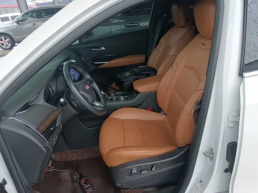 Cadillac XT4 2022 — фото 15