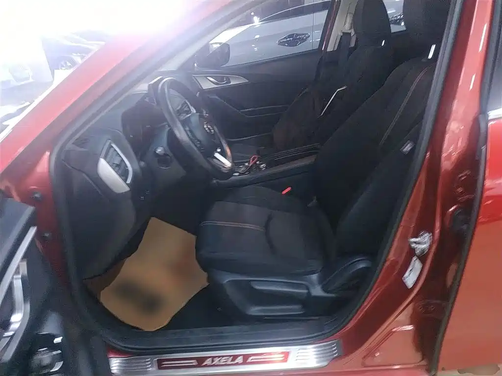 Mazda 3 Axela 2017 — фото 15