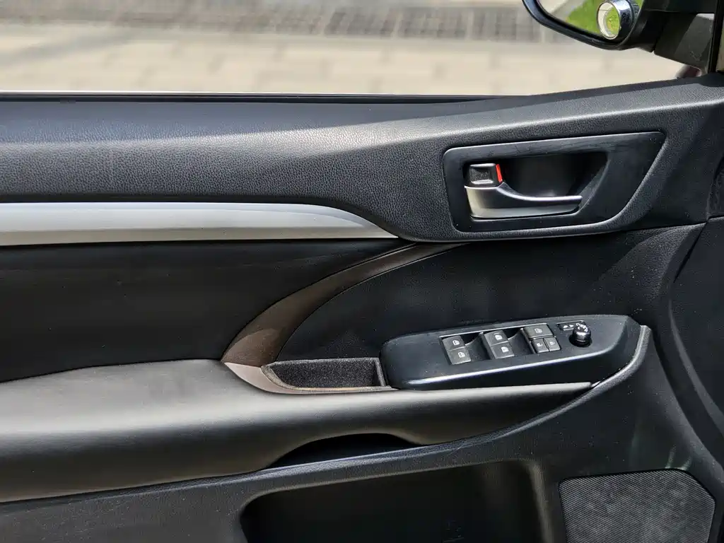 Toyota Highlander 2015 — фото 14