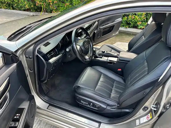 Lexus ES 2018