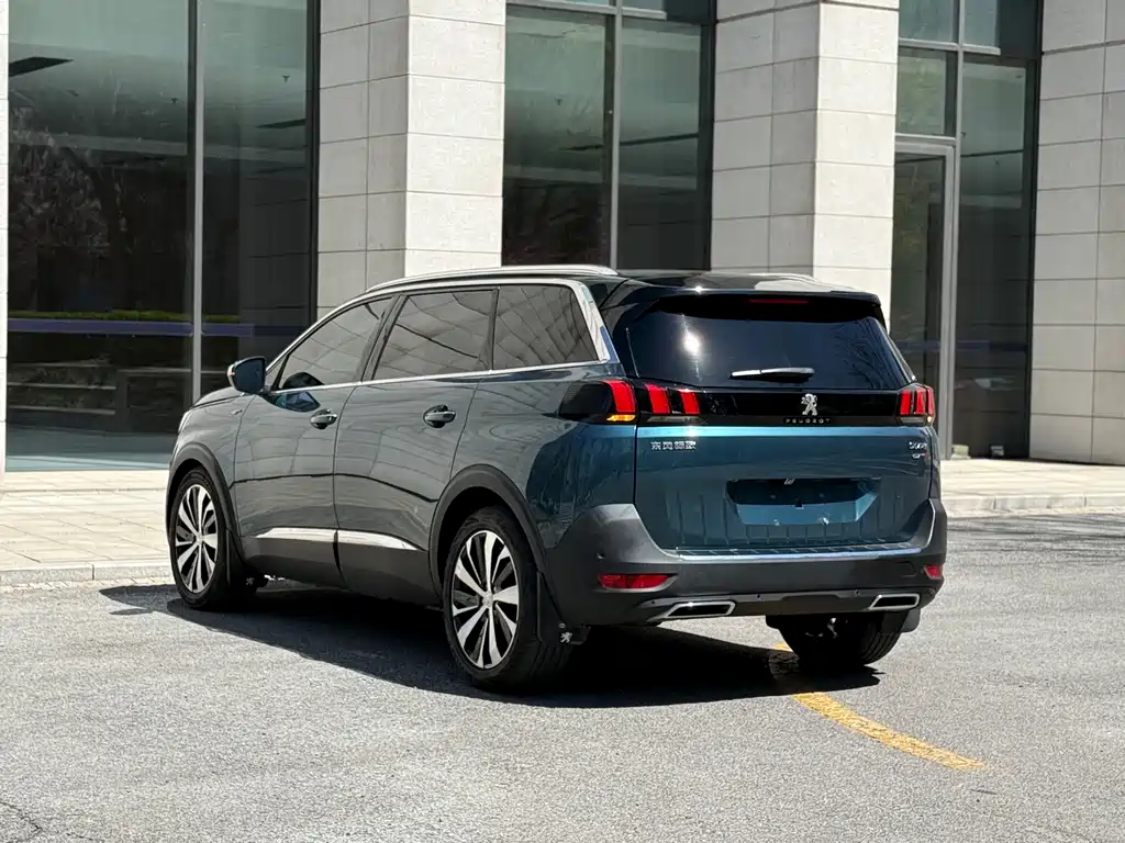 Peugeot 5008 2017 — фото 19