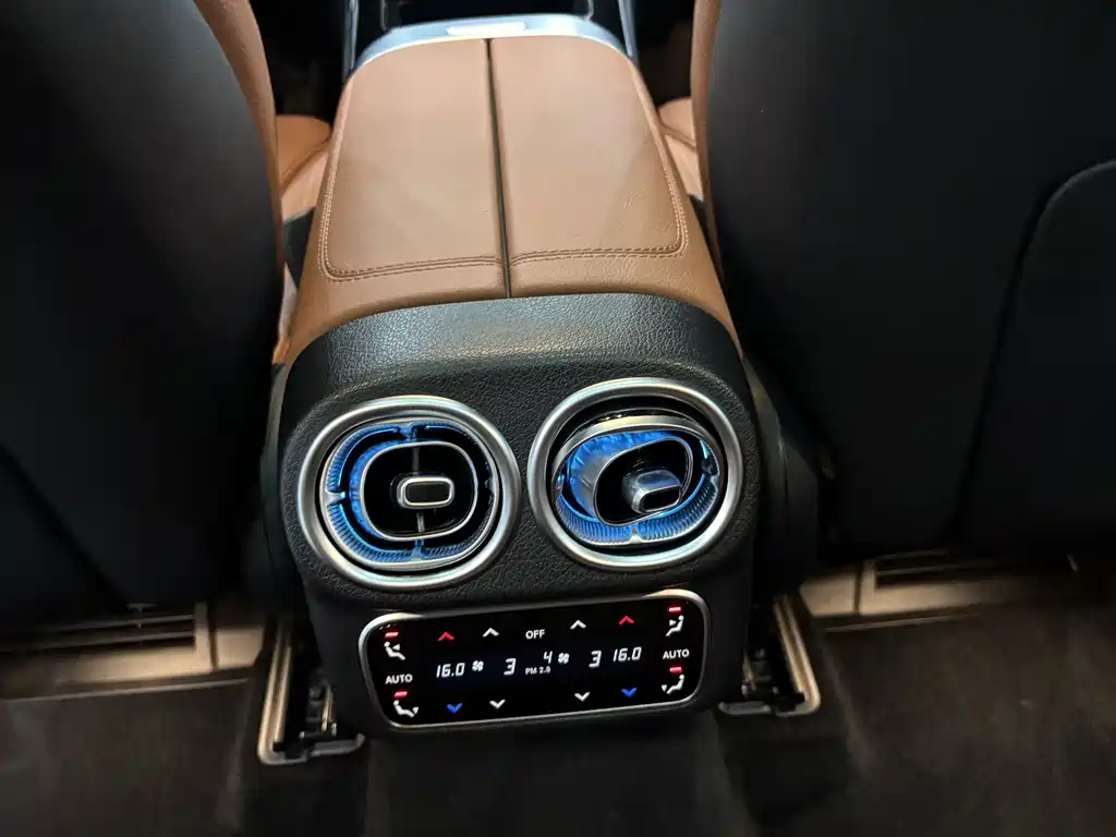 Mercedes-Benz GLC 2023 — фото 18