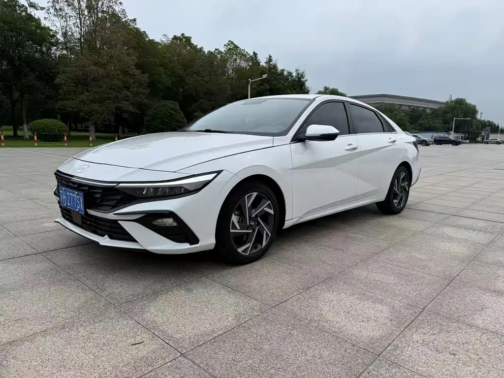 Hyundai Elantra 2024