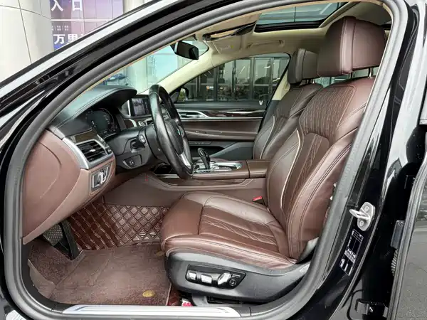 BMW 7 Series 2021