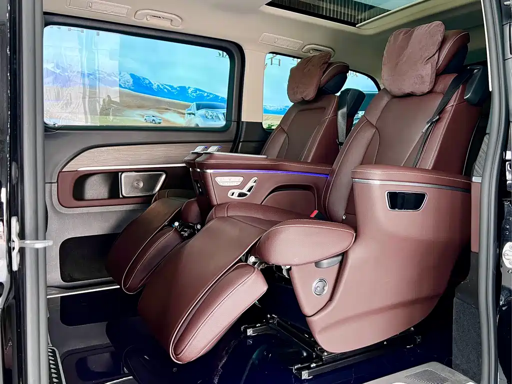 Mercedes-Benz V-Class 2025 — фото 10