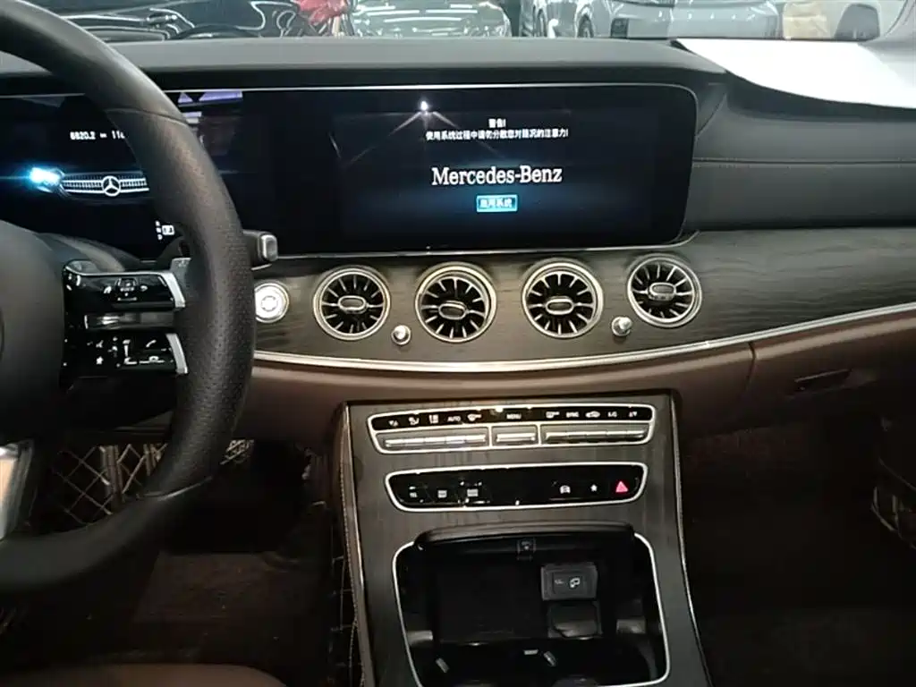 Mercedes-Benz E-Class 2020 — фото 13