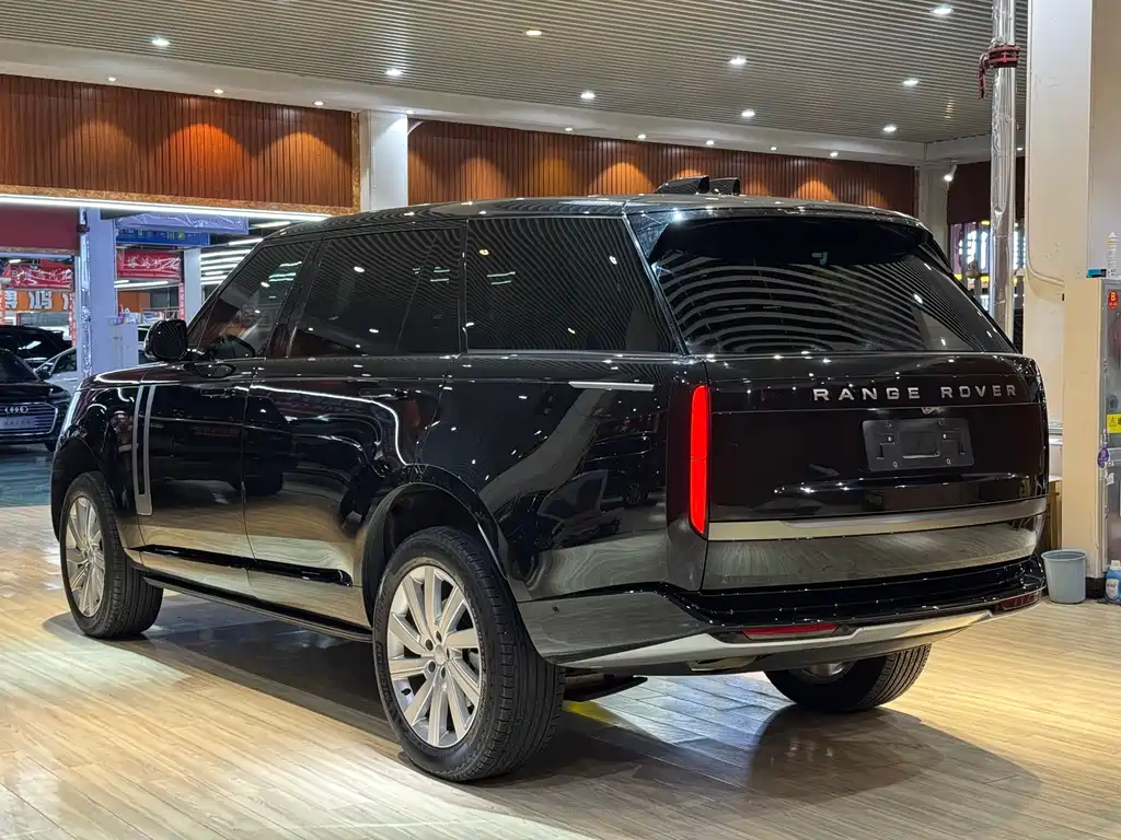 Land Rover Range Rover 2025 — фото 12