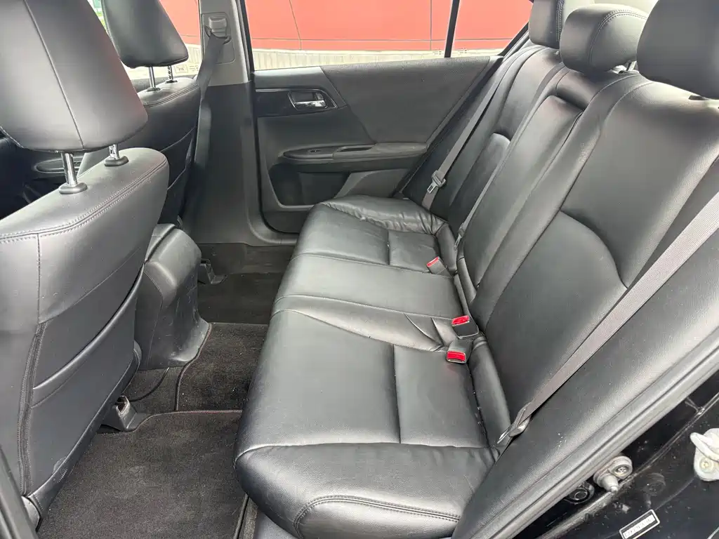 Honda Accord 2017 — фото 13