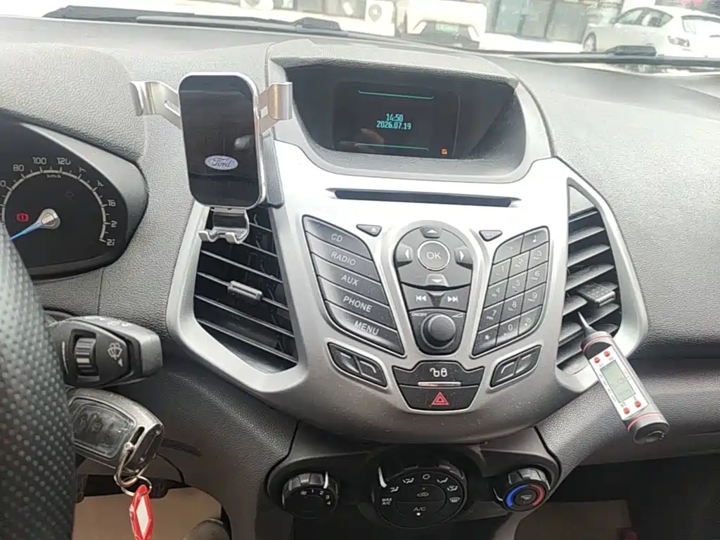 Ford EcoSport 2017 — фото 13