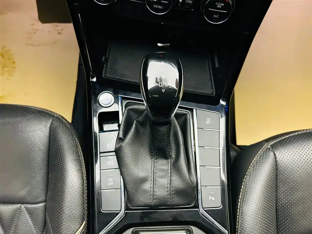 Volkswagen Passat 2019 — фото 17