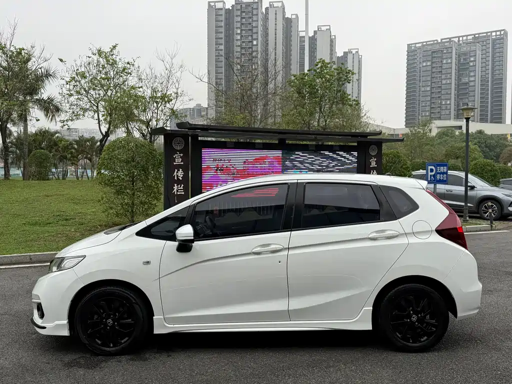 Honda Fit 2018 — фото 7