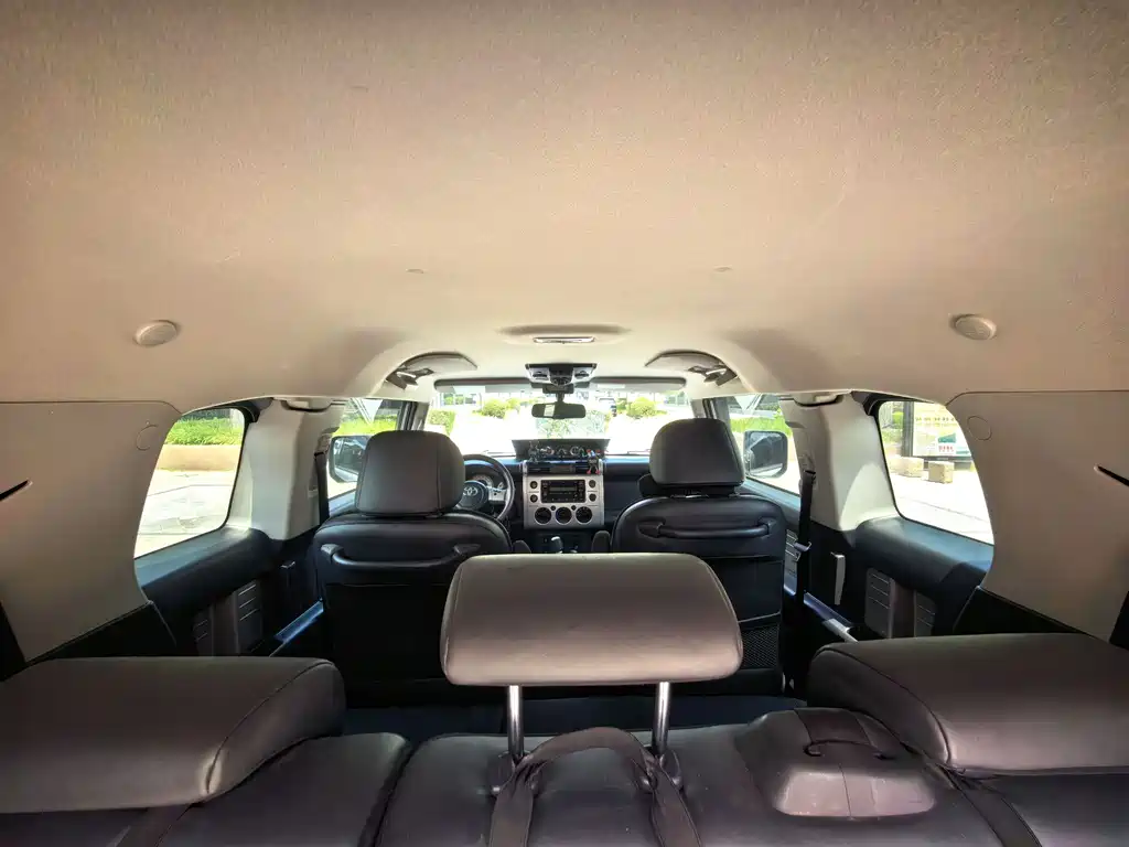 Toyota FJ Cruiser 2019 — фото 12