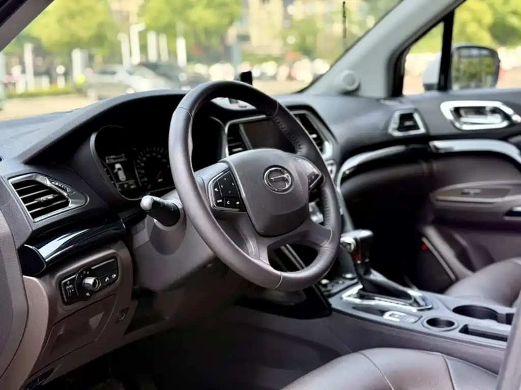 GAC Trumpchi GS4 2017 — фото 15